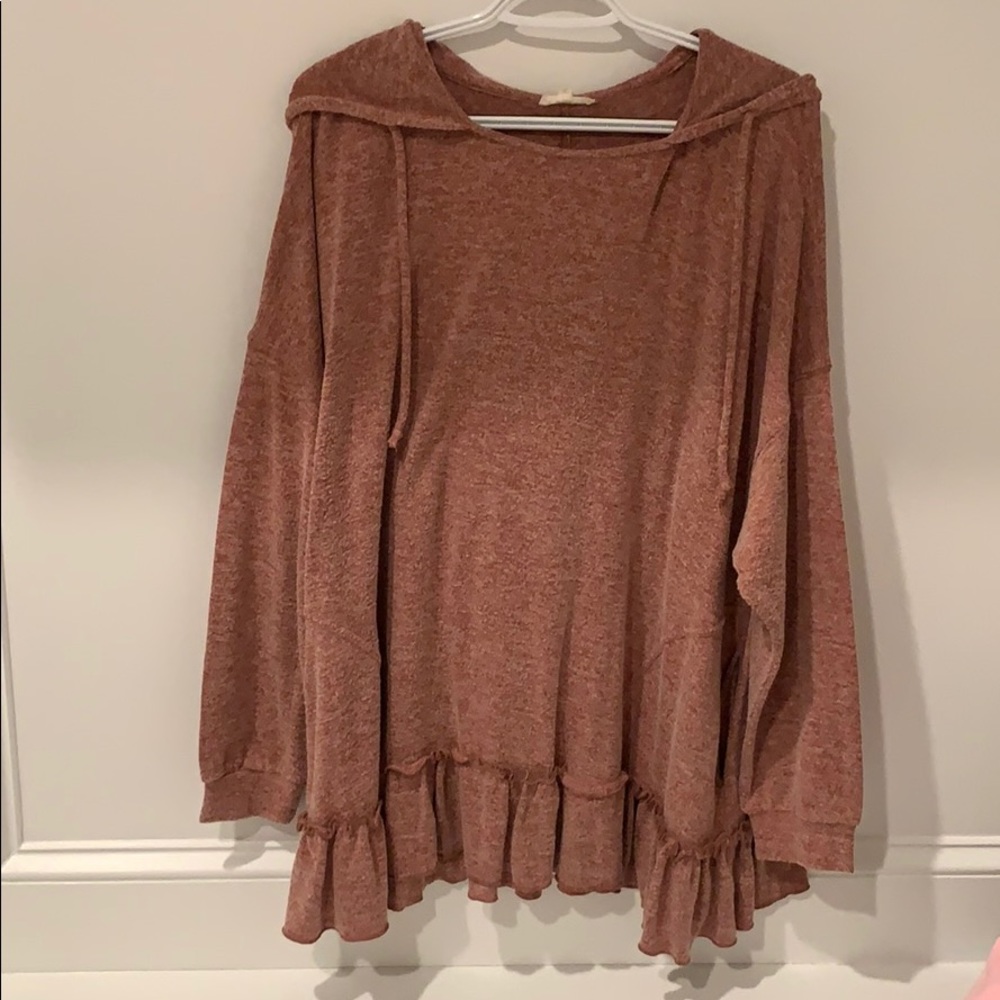Boutique Brand (Easel) long top